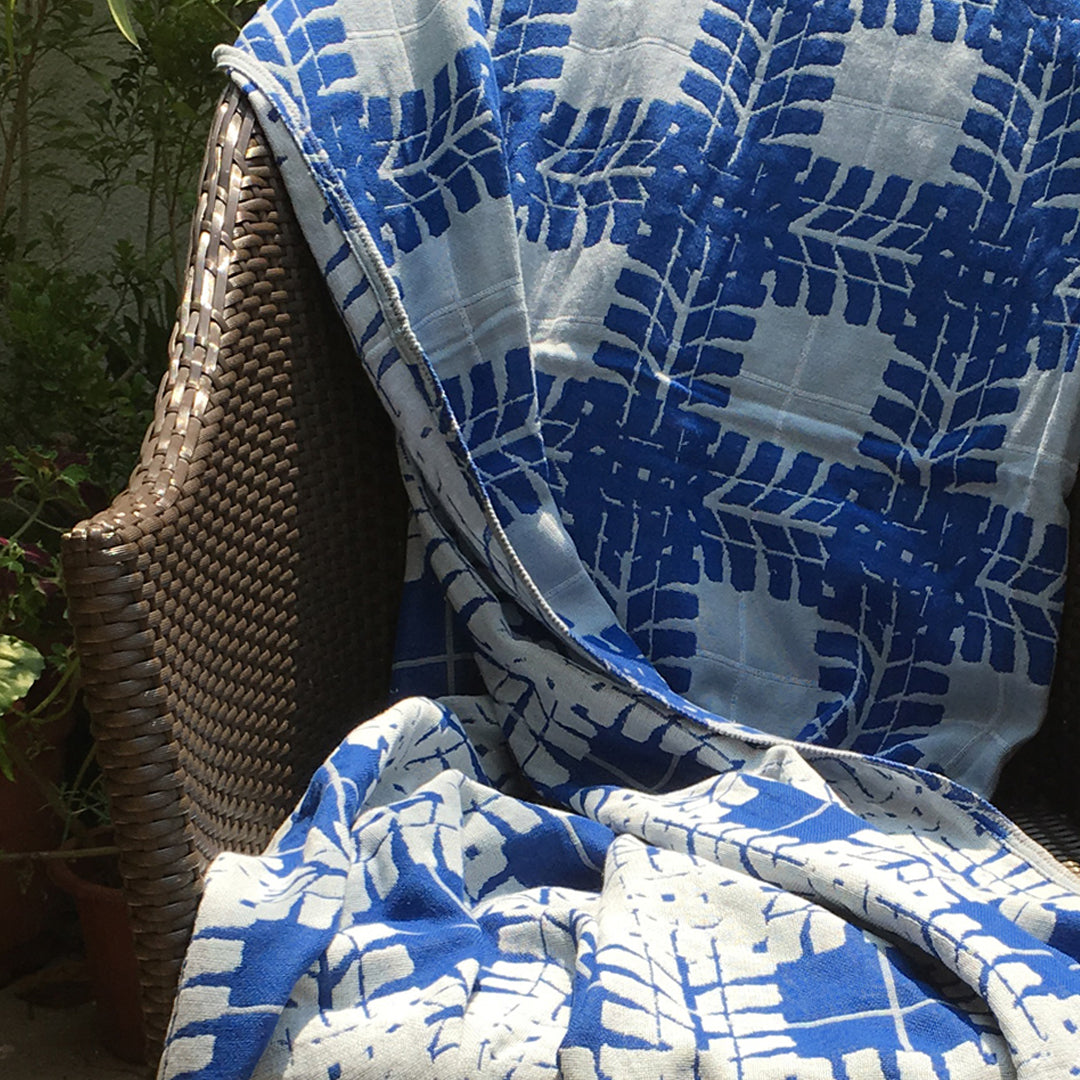Blue Man Cave Cotton Muslin Throw Blanket in Jacquard Weave 1