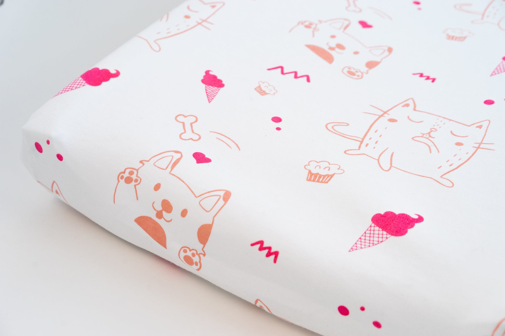 Organic Interlock Changing Pad Cover - Puppies and Kittens - Animal Collection - Magnolia Organics