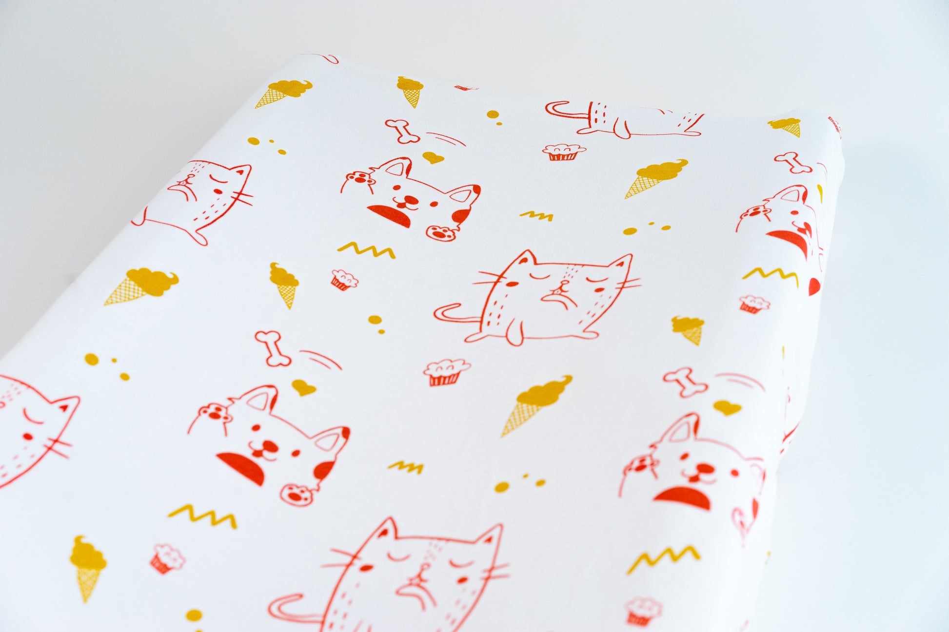 Organic Interlock Changing Pad Cover - Puppies and Kittens - Animal Collection - Magnolia Organics