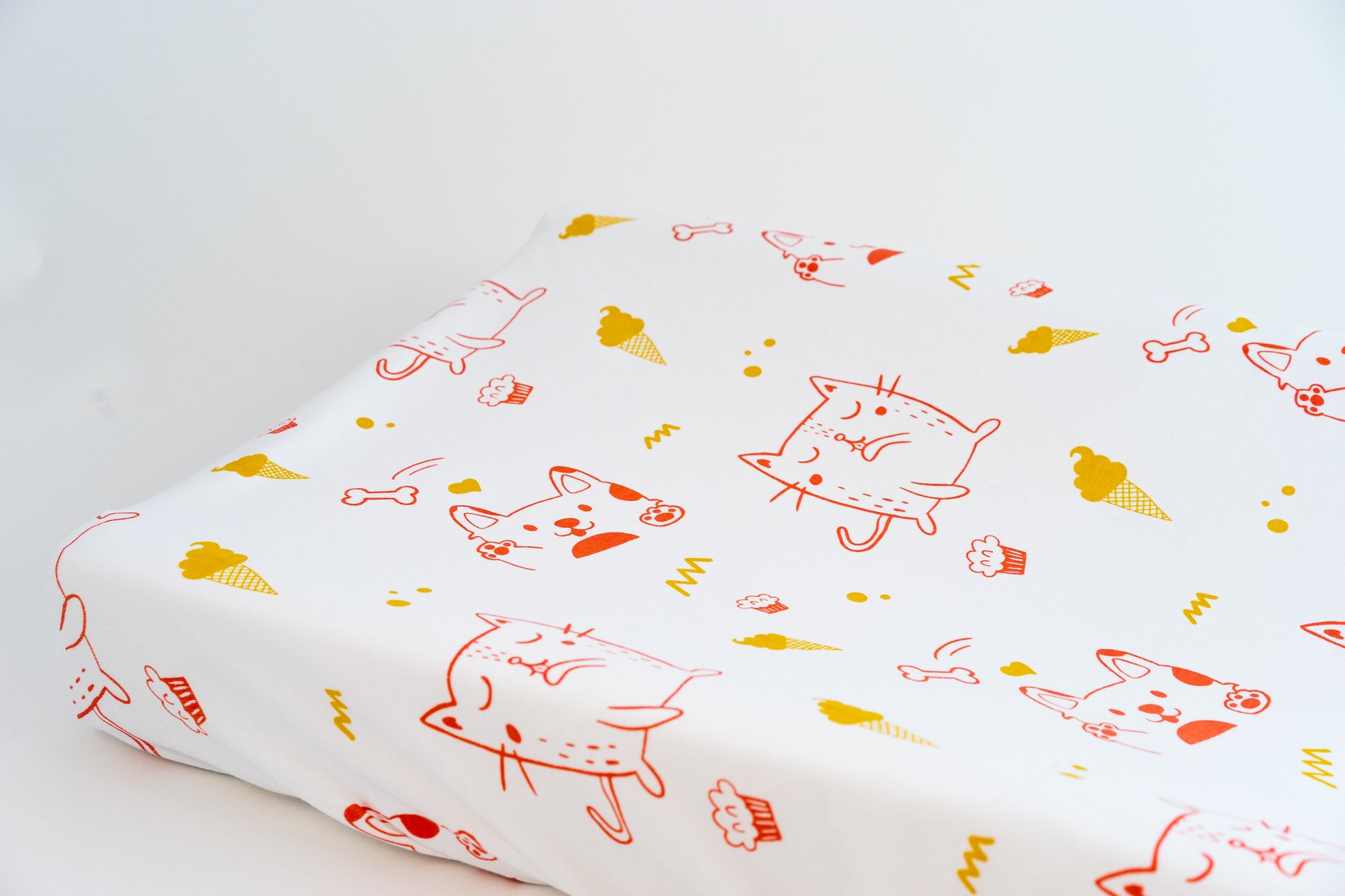 Organic Interlock Changing Pad Cover - Puppies and Kittens - Animal Collection - Magnolia Organics