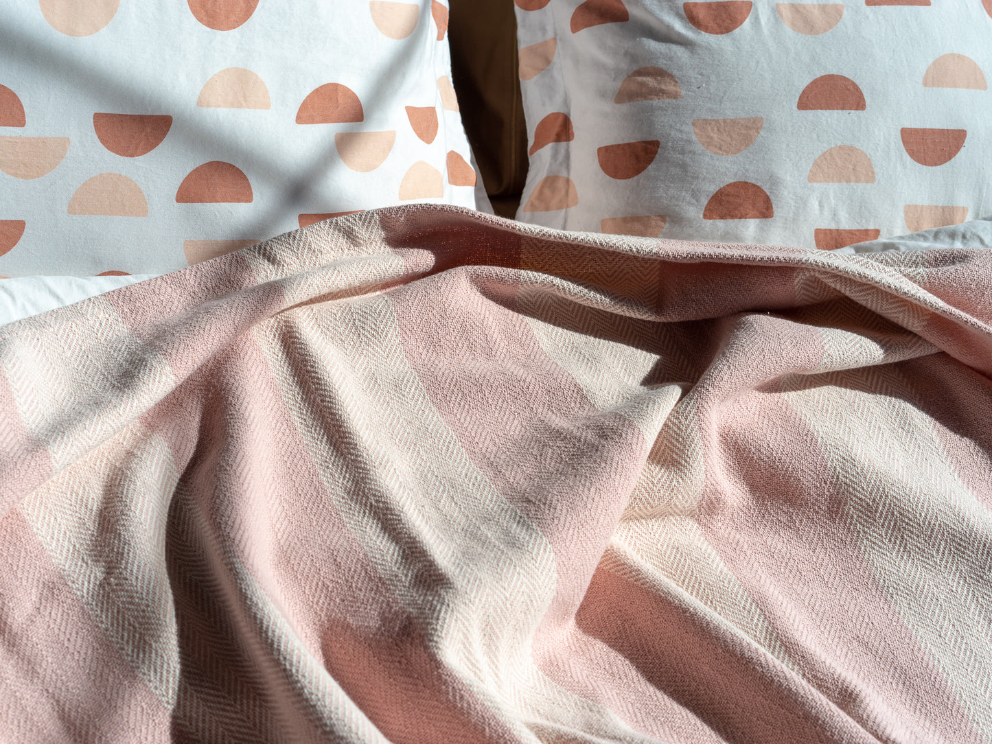 Cozy Organic Patterned Blanket - Magnolia Organics