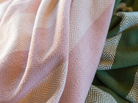 Cozy Organic Patterned Throw - Magnolia Organics